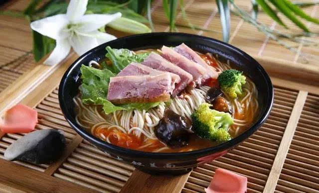Zhenjiang pot cover noodles